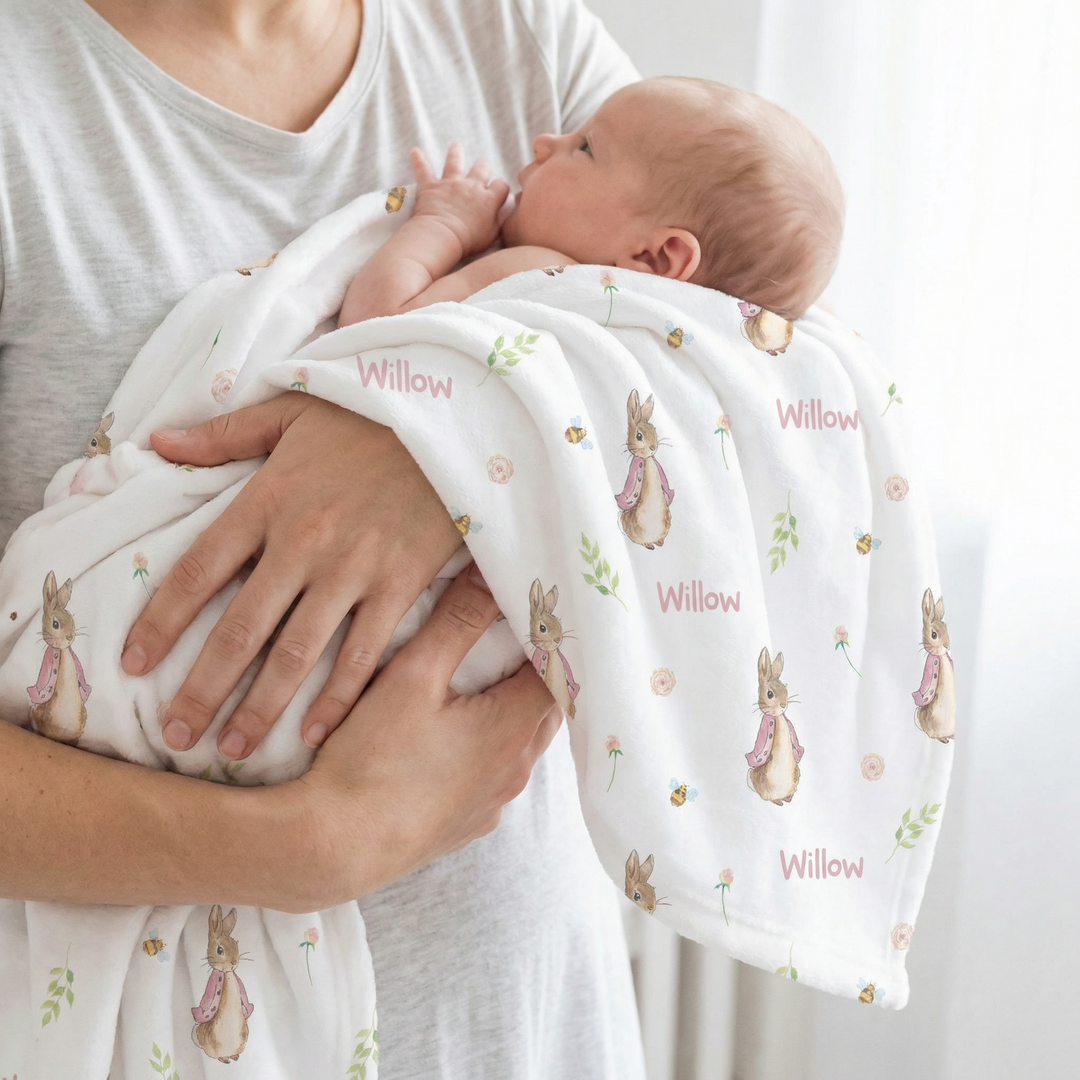 Soft personalised baby blanket with full-edge print, hypoallergenic and stain-resistant, perfect for babies and gifts