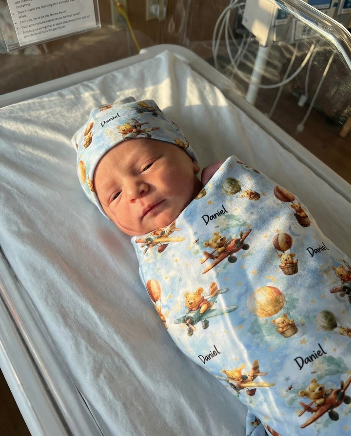 Personalised Swaddle & Beanie Set